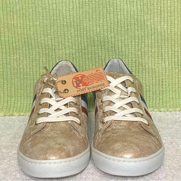 Post Xchange Women's Gold Metallic Leather Sneaker Shoes Sz EU 40 & US 9 NWT - Picture 6 of 10